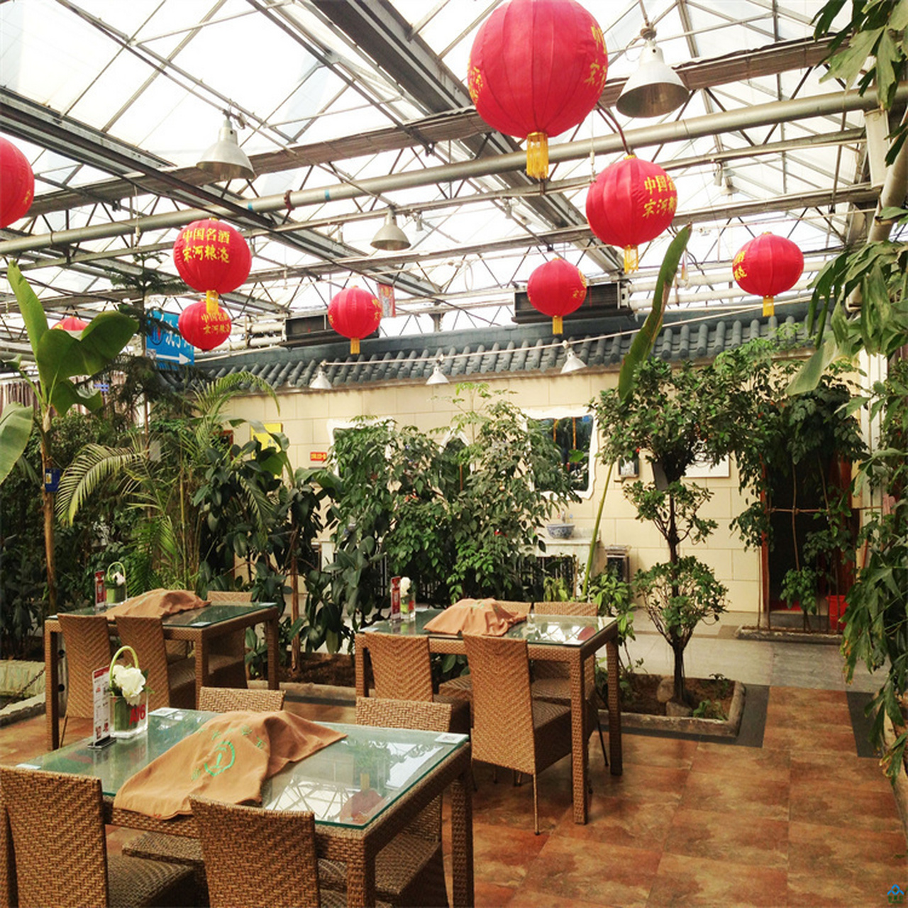 生态温室餐厅是将现代设施农业和绿色餐饮完美结合的产物,以人为本