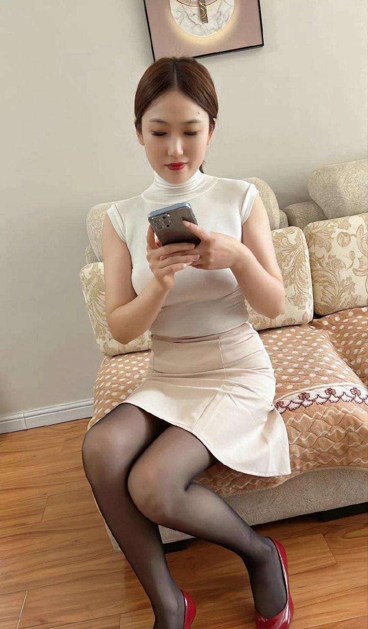 珠圆玉润的美女