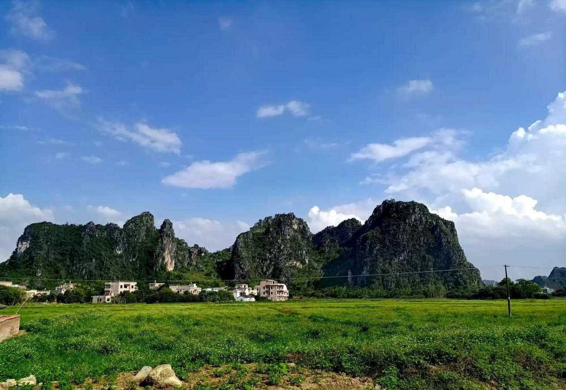 玉林五彩田园--水月岩风景区.