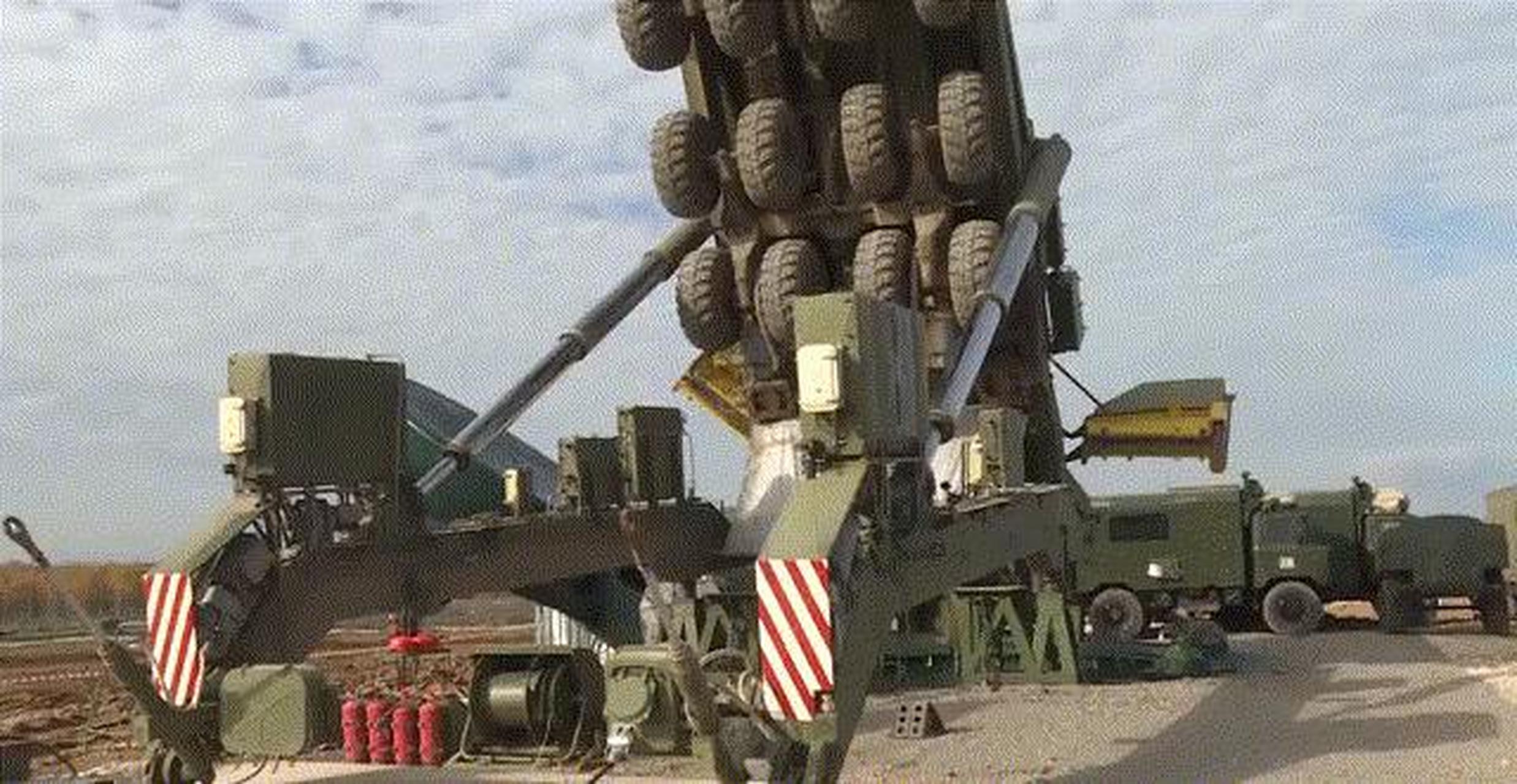 百家号星火计划# 一直有个疑问,导弹发射井的导弹到底是怎样放进烂骀