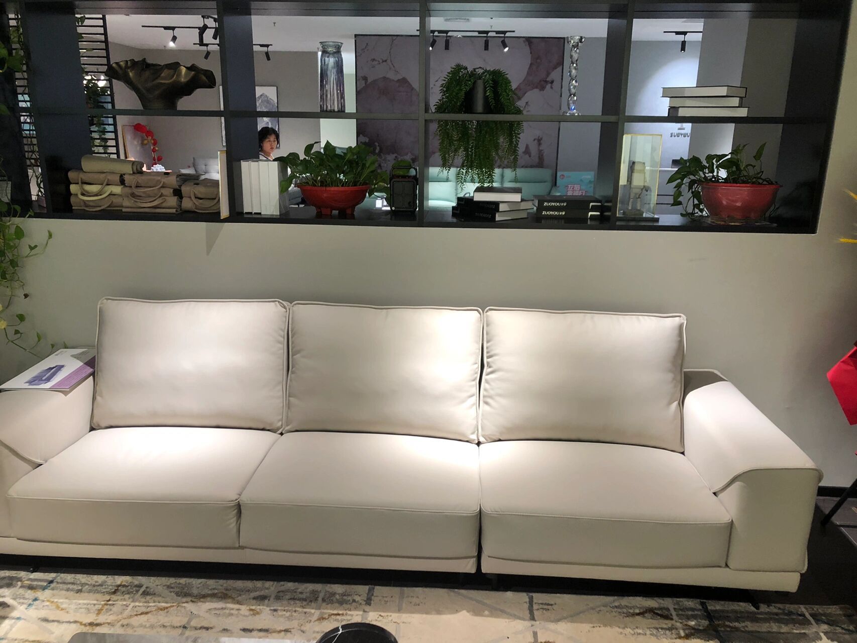 左右沙发or顾家沙发?	图一左右沙发1986 生态云皮2.