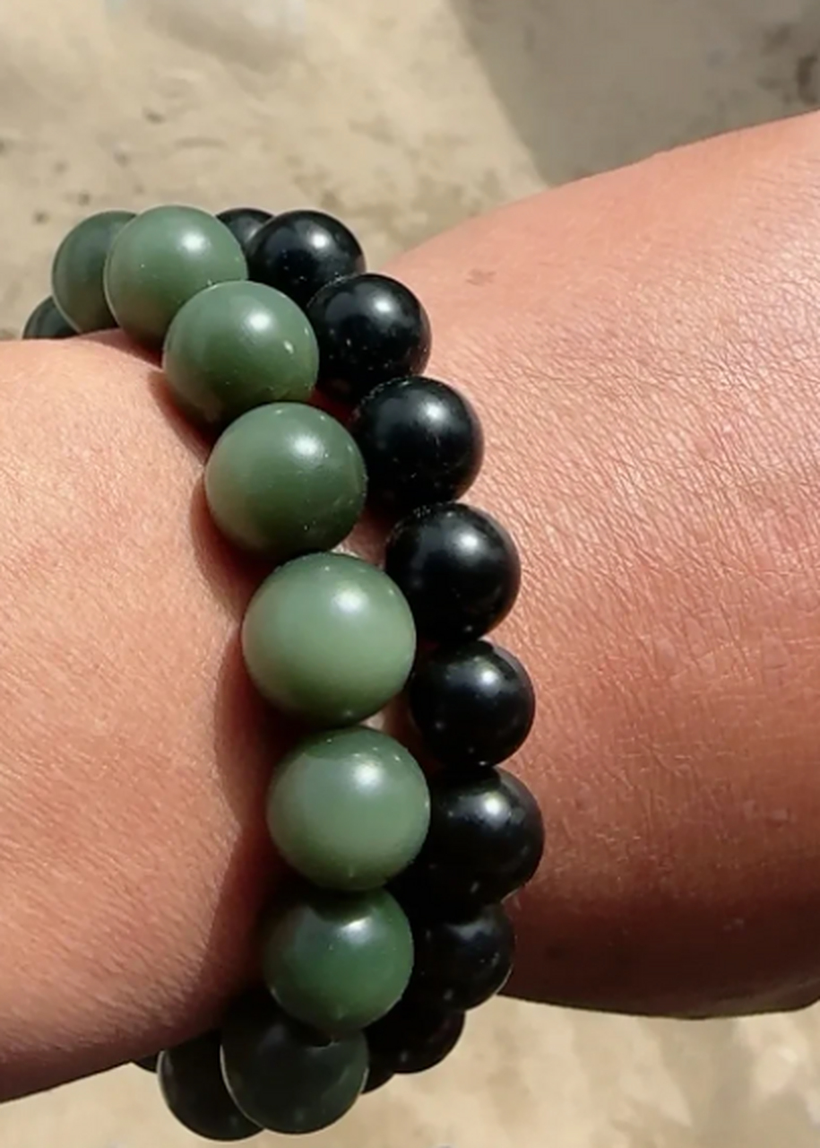 点击头像看直播##和田玉#沙枣青籽料带猫眼 圆珠手串