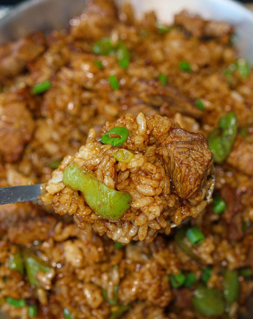 就这碗青椒牛肉炒饭!我吃升华了!