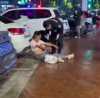 网红直播约架被当街砍伤？警方回应