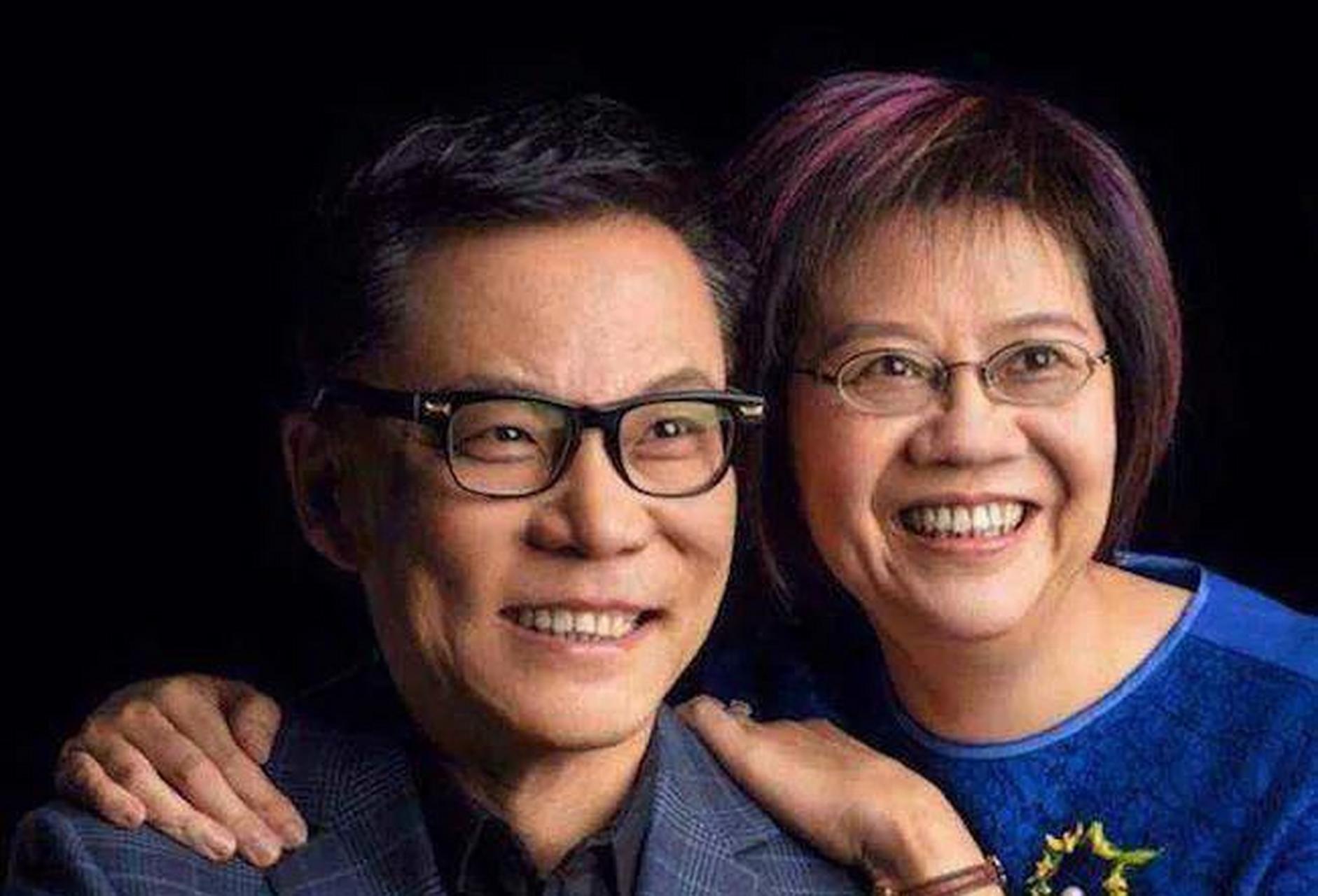 李国庆羡慕周鸿祎说:"胡欢当初可是我们北大的校花,人不仅美丽,还温柔