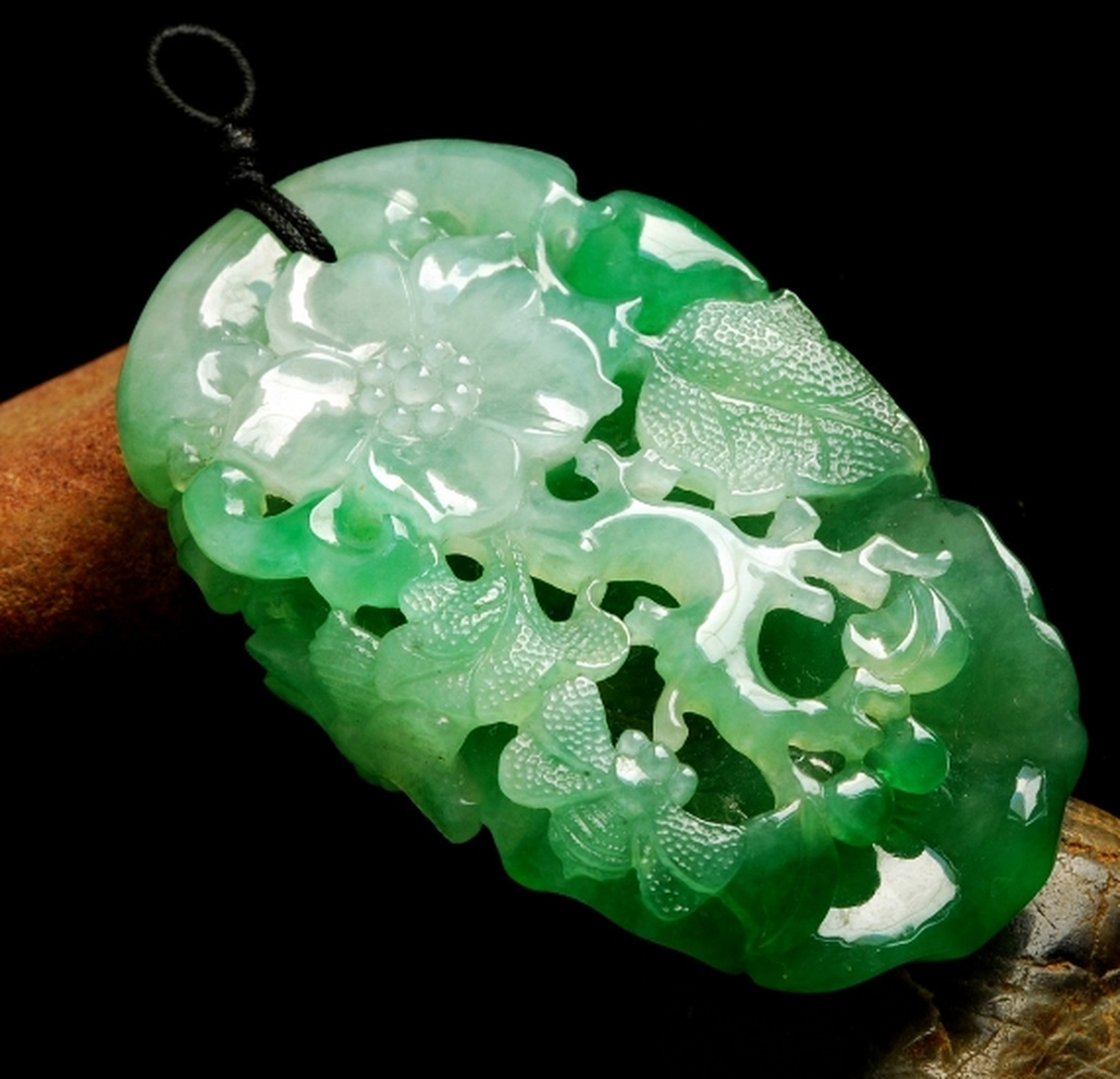 点击头像看直播# #翡翠珠宝# 古人与今人都皆爱玉,喜玉,玩玉,"君孜揶