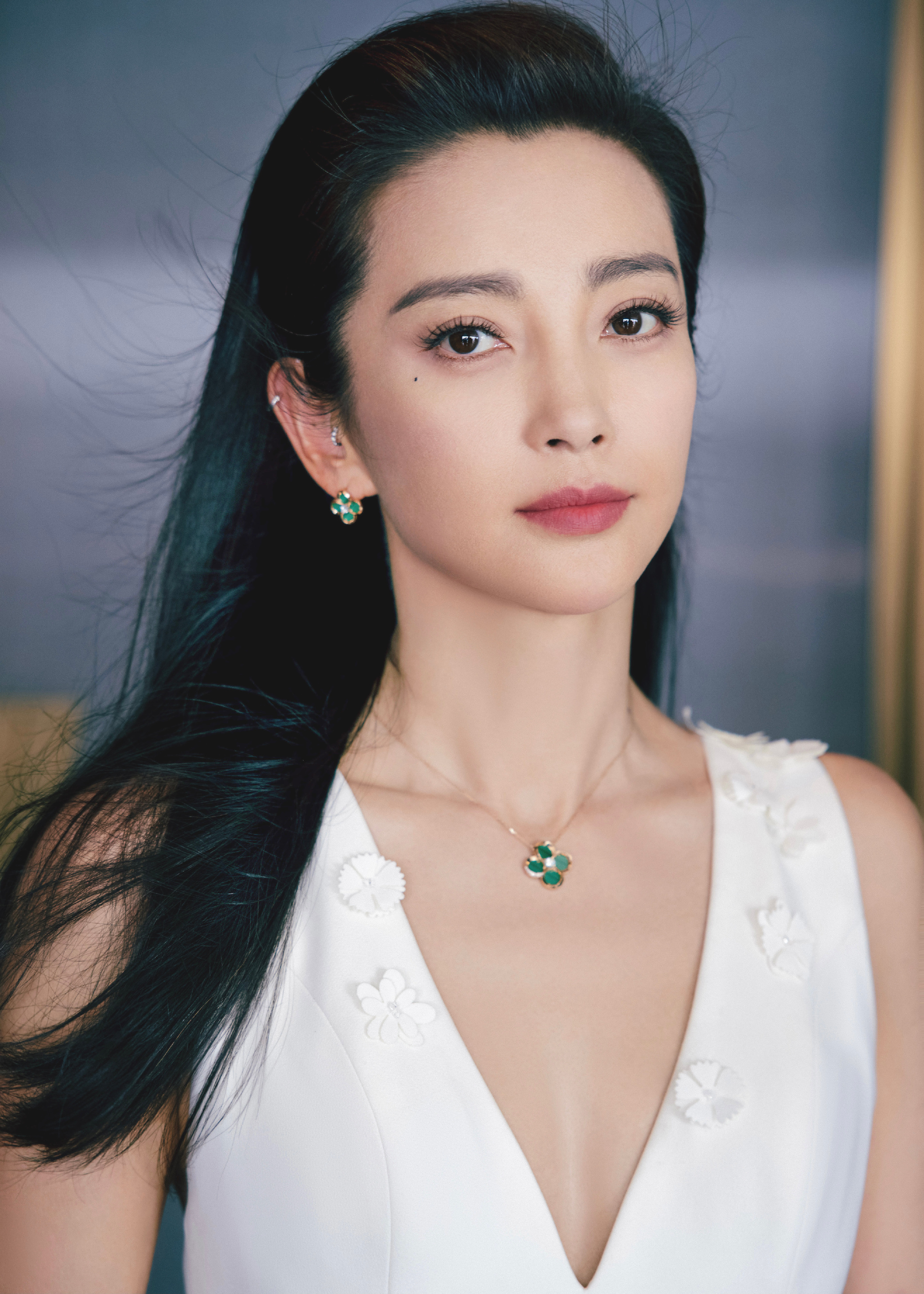 长发魔女李冰冰