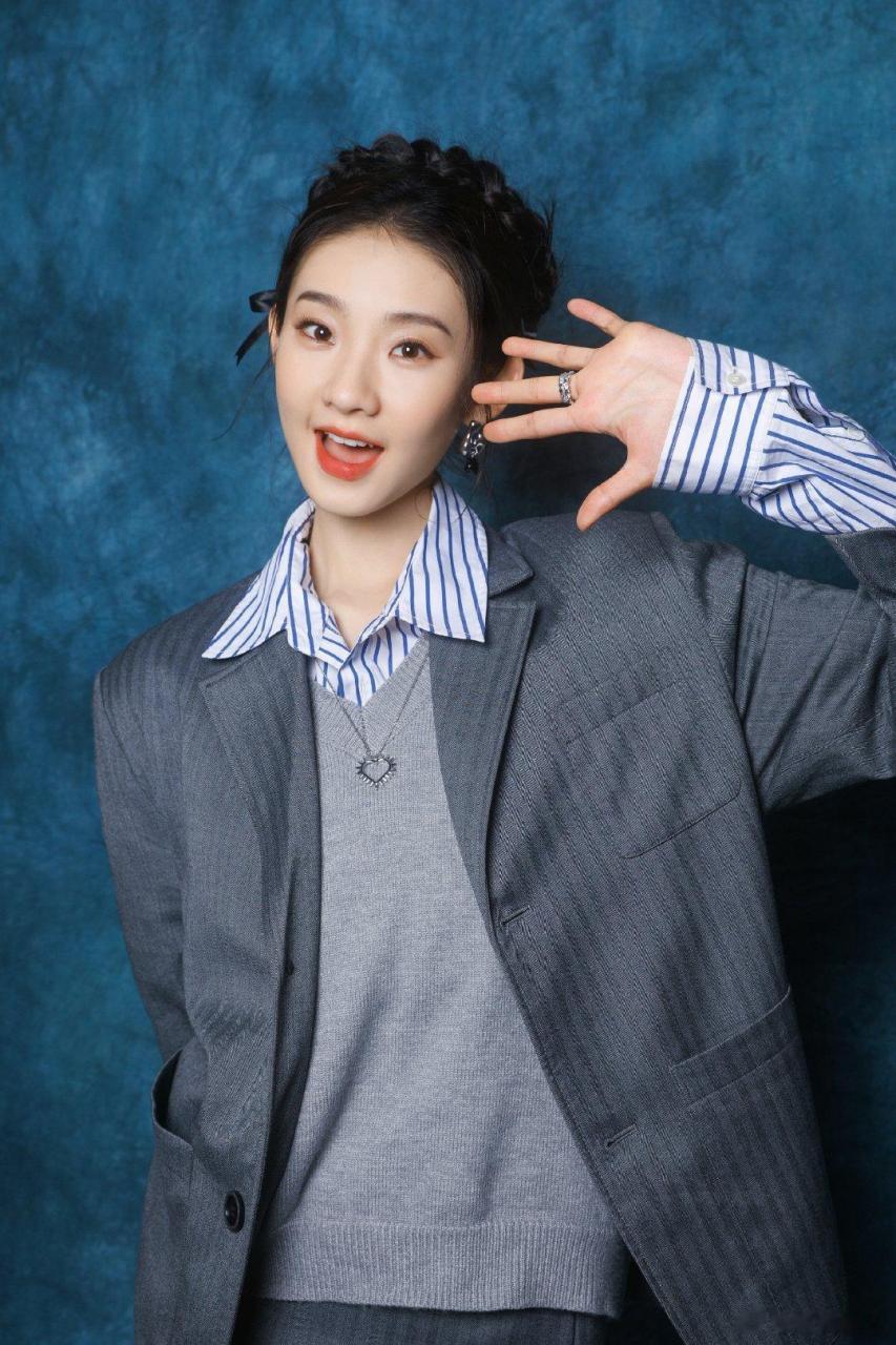 硬糖少女303##张艺凡# 今日份糖妹新鲜物料张艺凡女子推理社最新节目