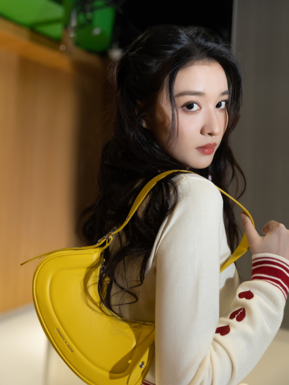 王楚然请继续明艳美丽 王楚然太适合怼脸拍了 这温婉大方的五官 就