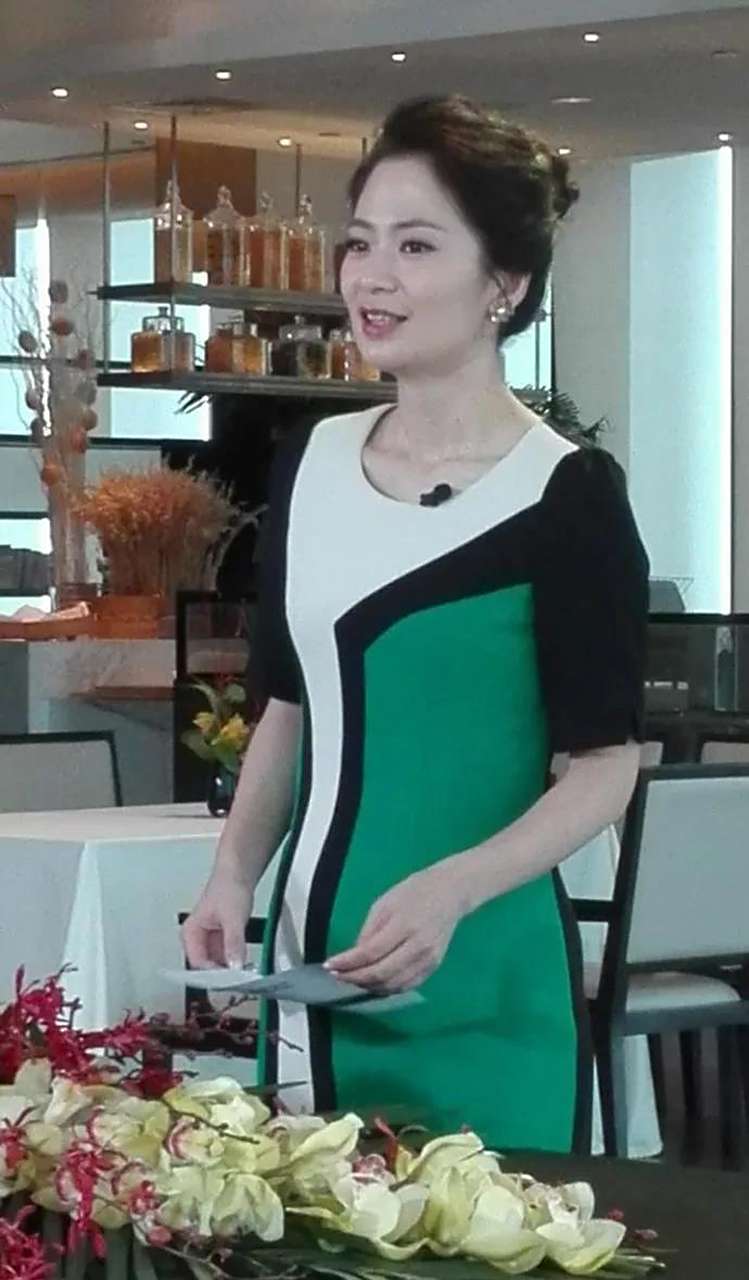 关于央视财经频道第一时间女主持人陈蓓蓓的信息