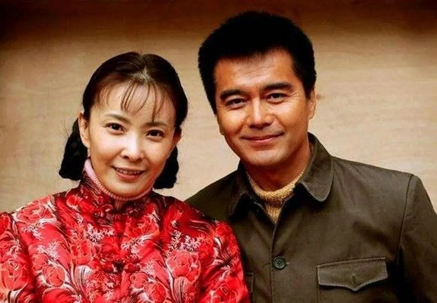 1995年,许亚军的二婚妻子张晞病得厉害,没想到此时的他却提出离婚,这