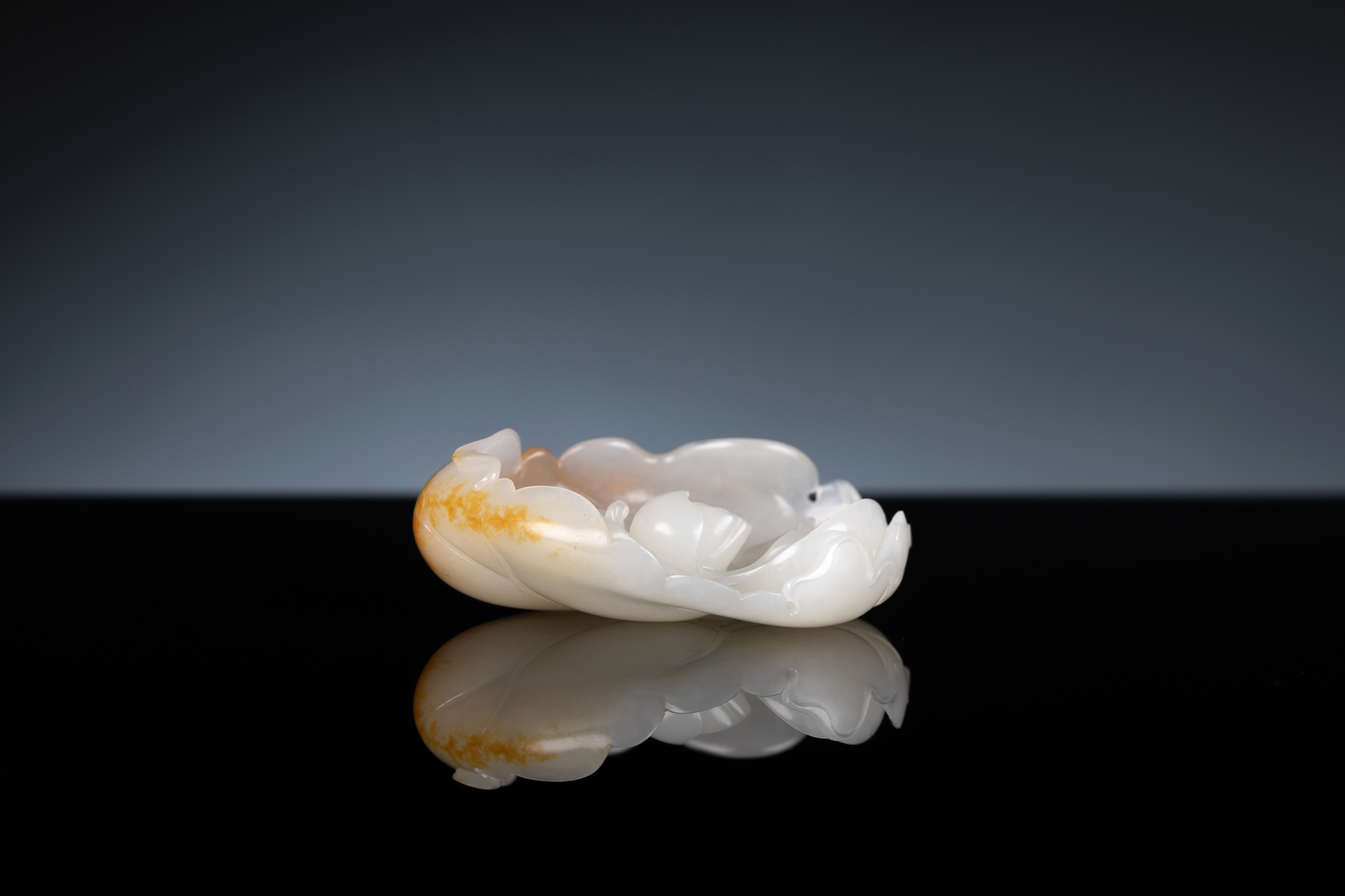 【青莲香插】红皮白肉和田玉籽料 文玩器皿香插 莲花香插 【品名】清