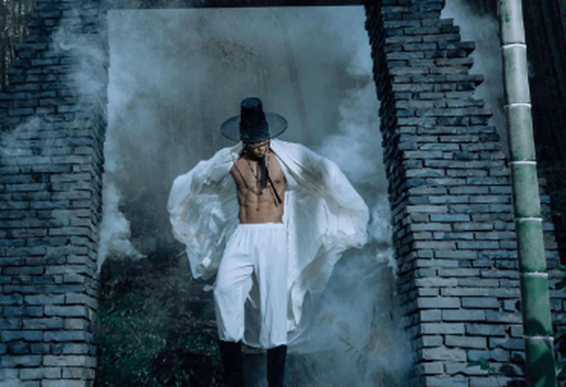 大叔武侠感照片,这身材简直跟漫画的绝世大侠一样#腹肌