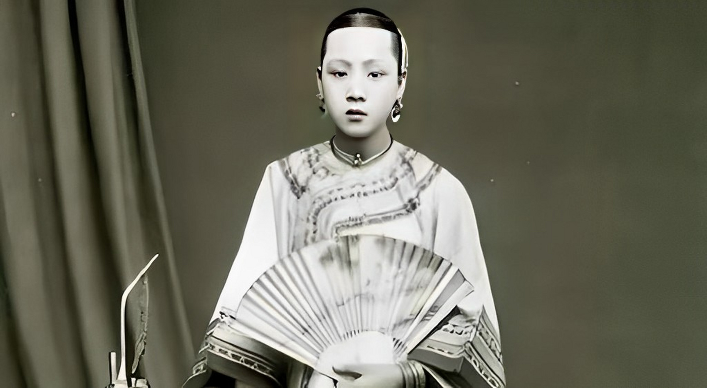 1861年,38岁的李鸿章和25岁的赵小莲在结连结婚! 我很抱歉.