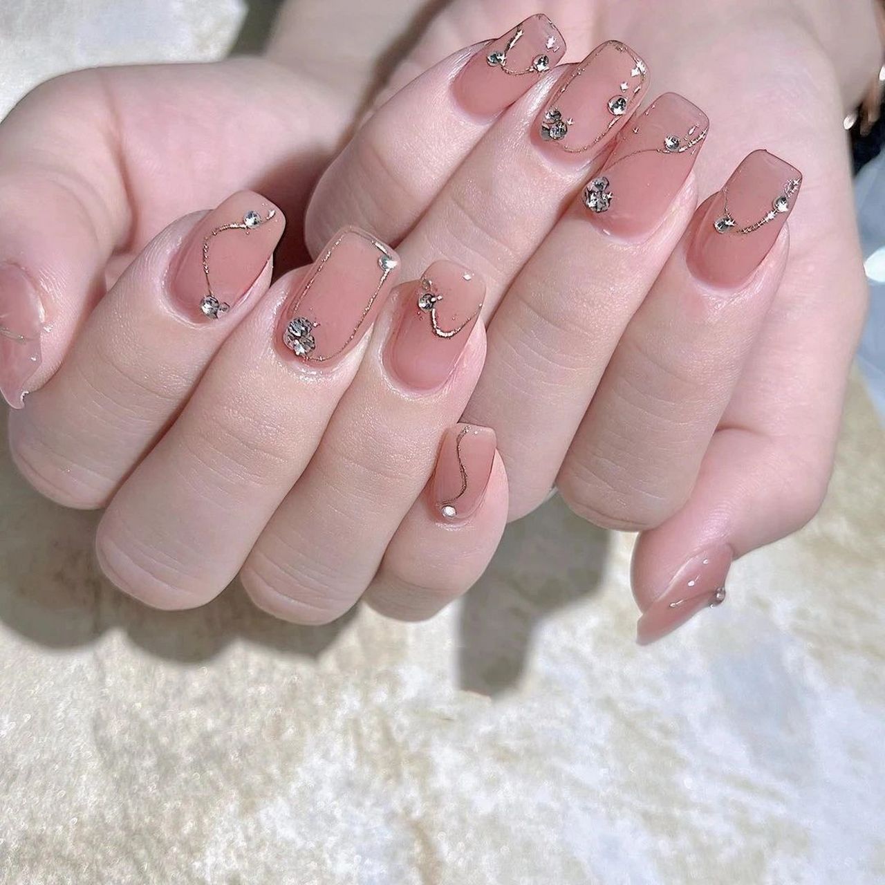 闪亮动人的镶钻美甲 #美甲款式  #美甲分享 #美甲 #亮片美甲