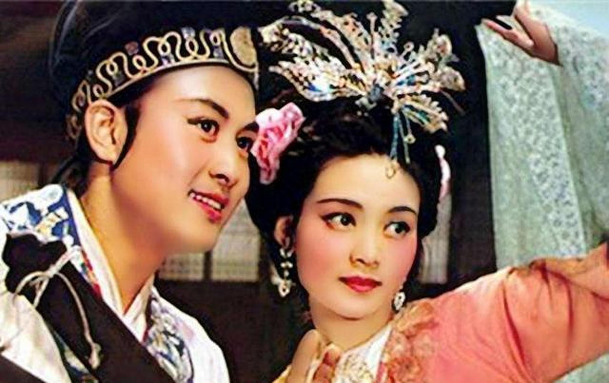 杜秋娘出身卑微,但容貌却美丽动人,富有才情.