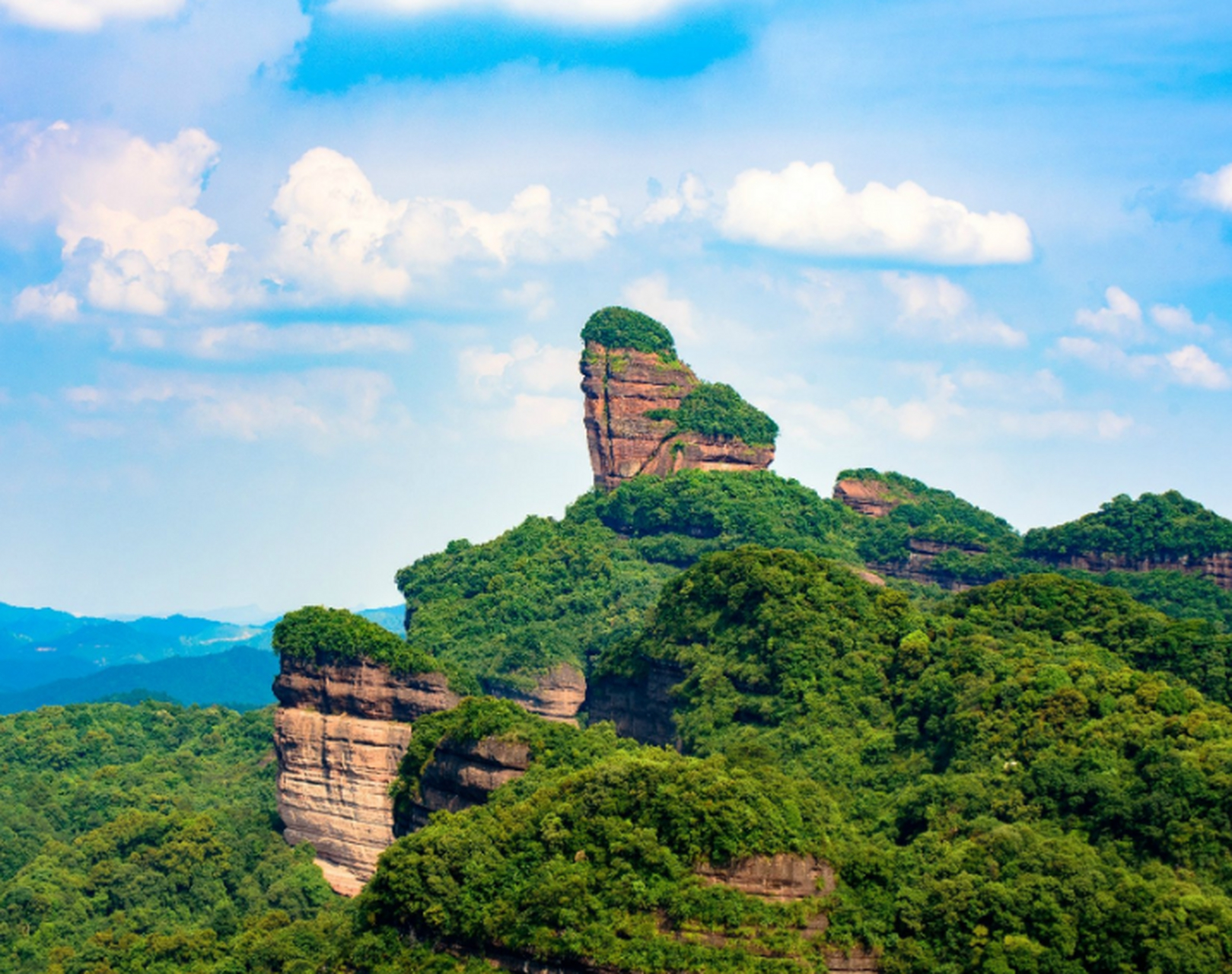 四海云游分享韶关旅游攻略韶关,位于中国广东省北部,是一个充满自然