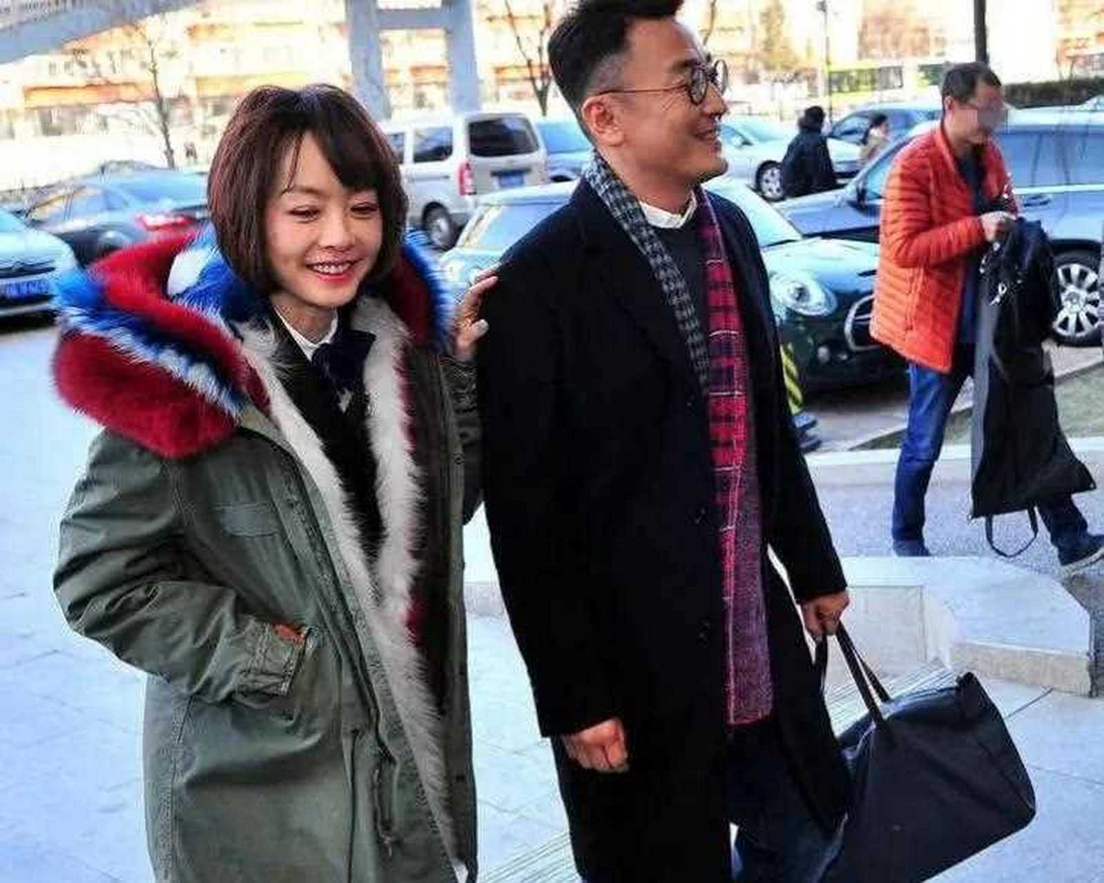 一天深夜,鲁豫刚想"运动运动",却看到朱雷:"肚皮鼓凸,脖子变粗,腰上的