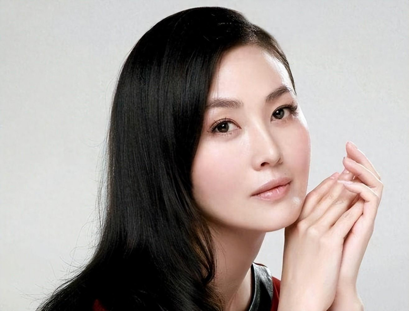 "潘金莲"扮演者因戏生情,与"武松"在一起,今47岁活成这样!