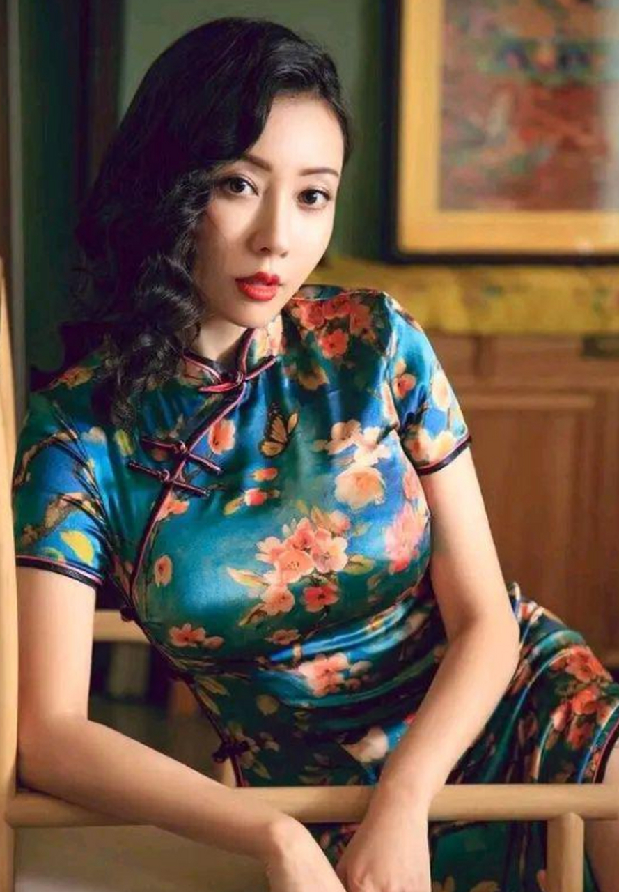 50多岁的羿光,见到20多岁的俄罗斯美女伊娃,第一次就夸她漂亮,第二次