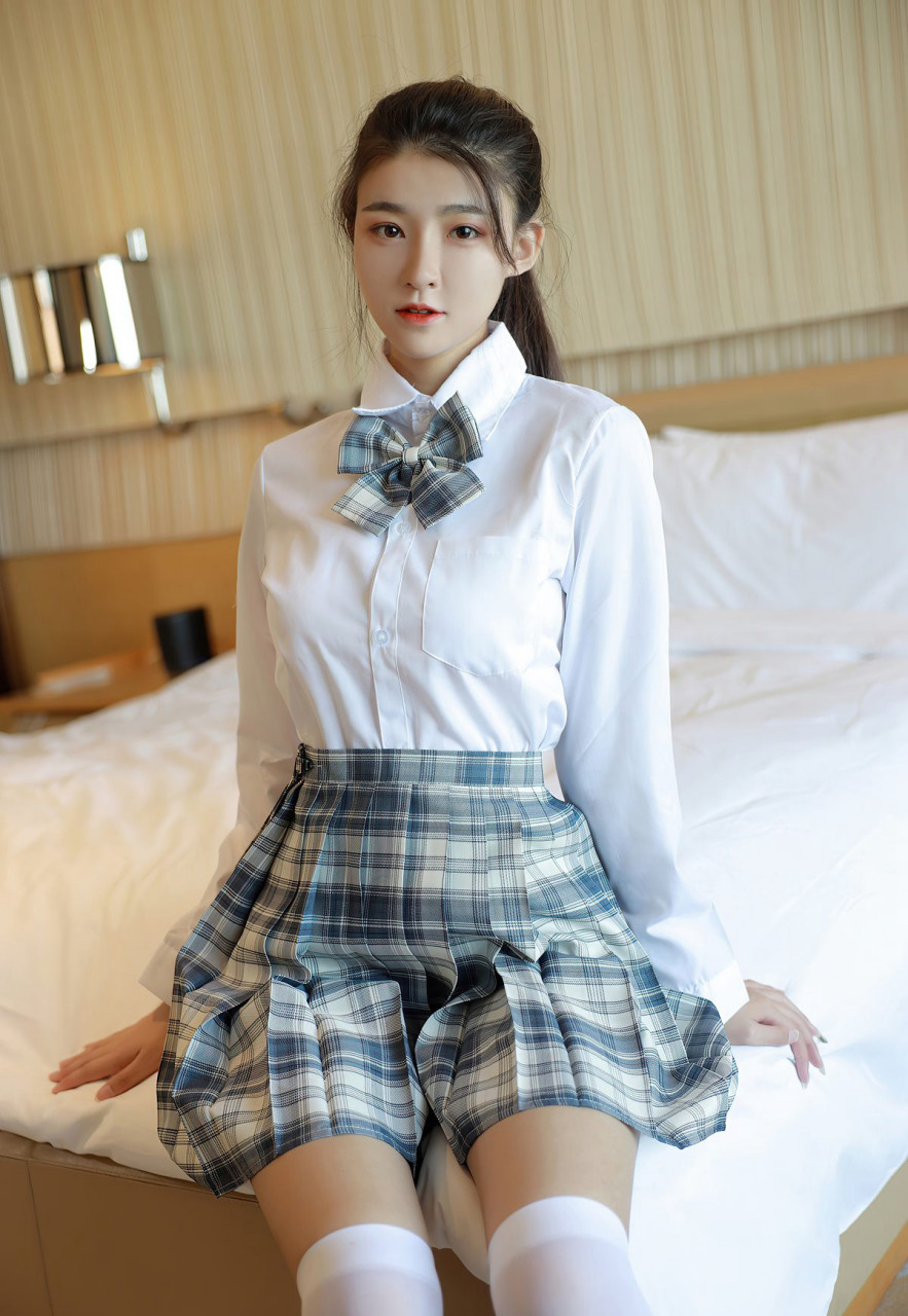 清纯女神苏雨彤2023最新学生装私房美图