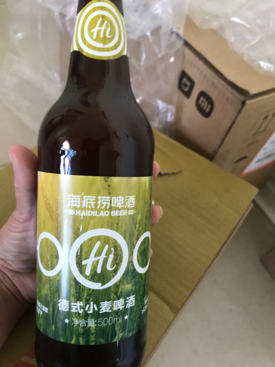 昨天98东百补下的海底捞德式小麦精酿啤酒 到货了!