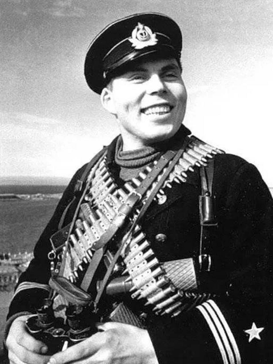 1941年,运送补给的奥夫恰连科偶遇50多名德军,乖乖就擒