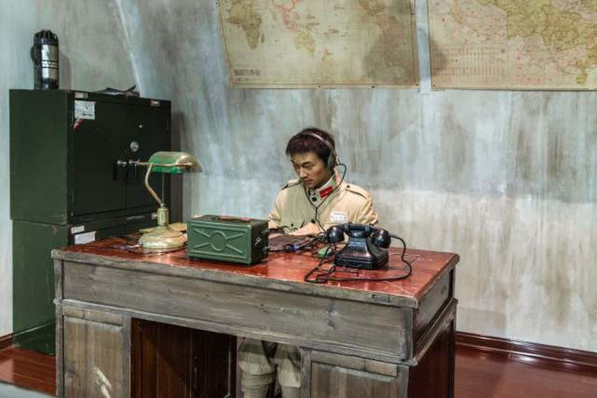 1942年,地下党王文与妻子刘桂芬搬进了小石碑胡同11号小院,建立了秘密