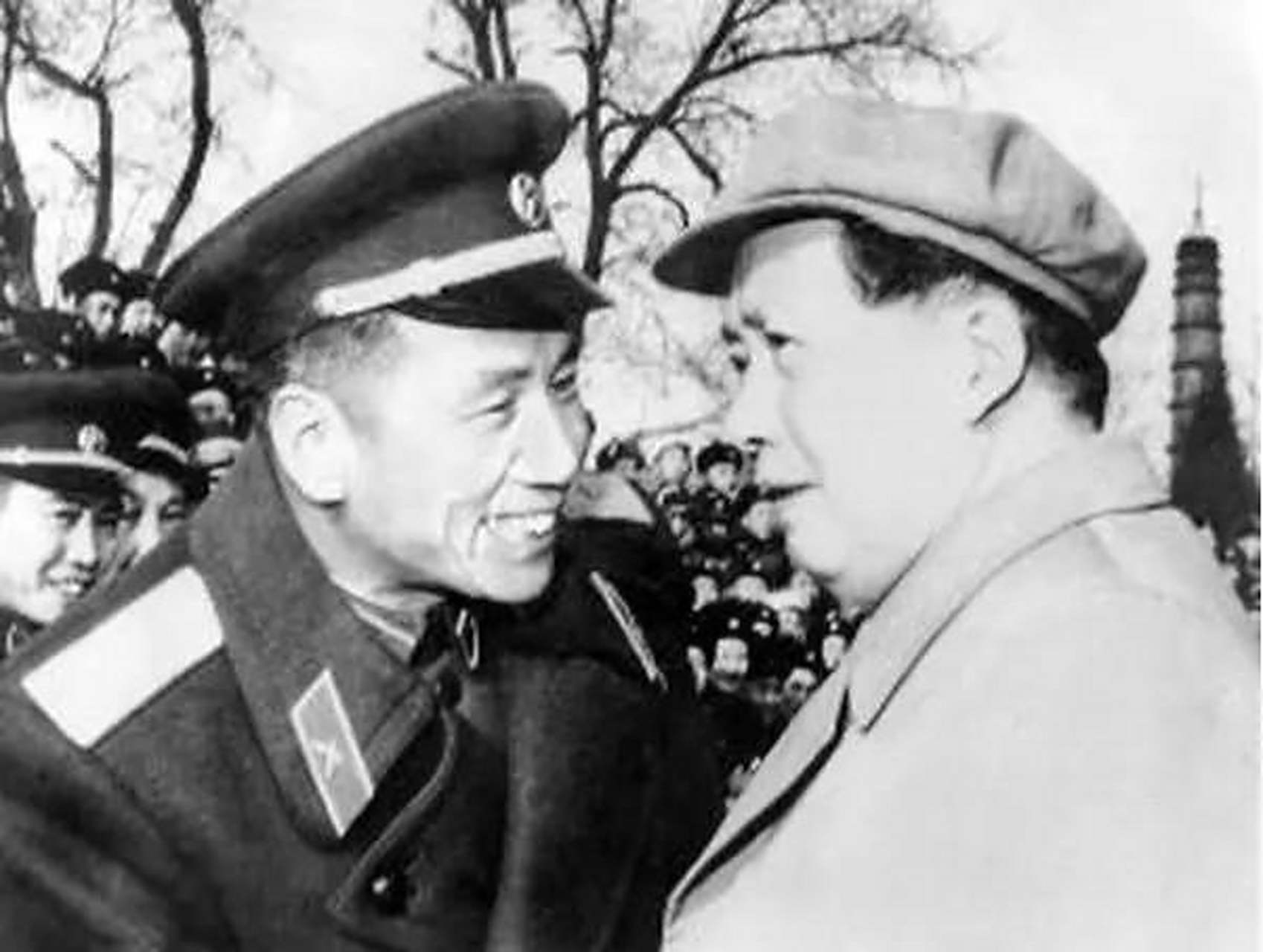 1941年4月30日午夜,陈锐霆刚躺下,突然听见院外杂乱声,急穿衣开门