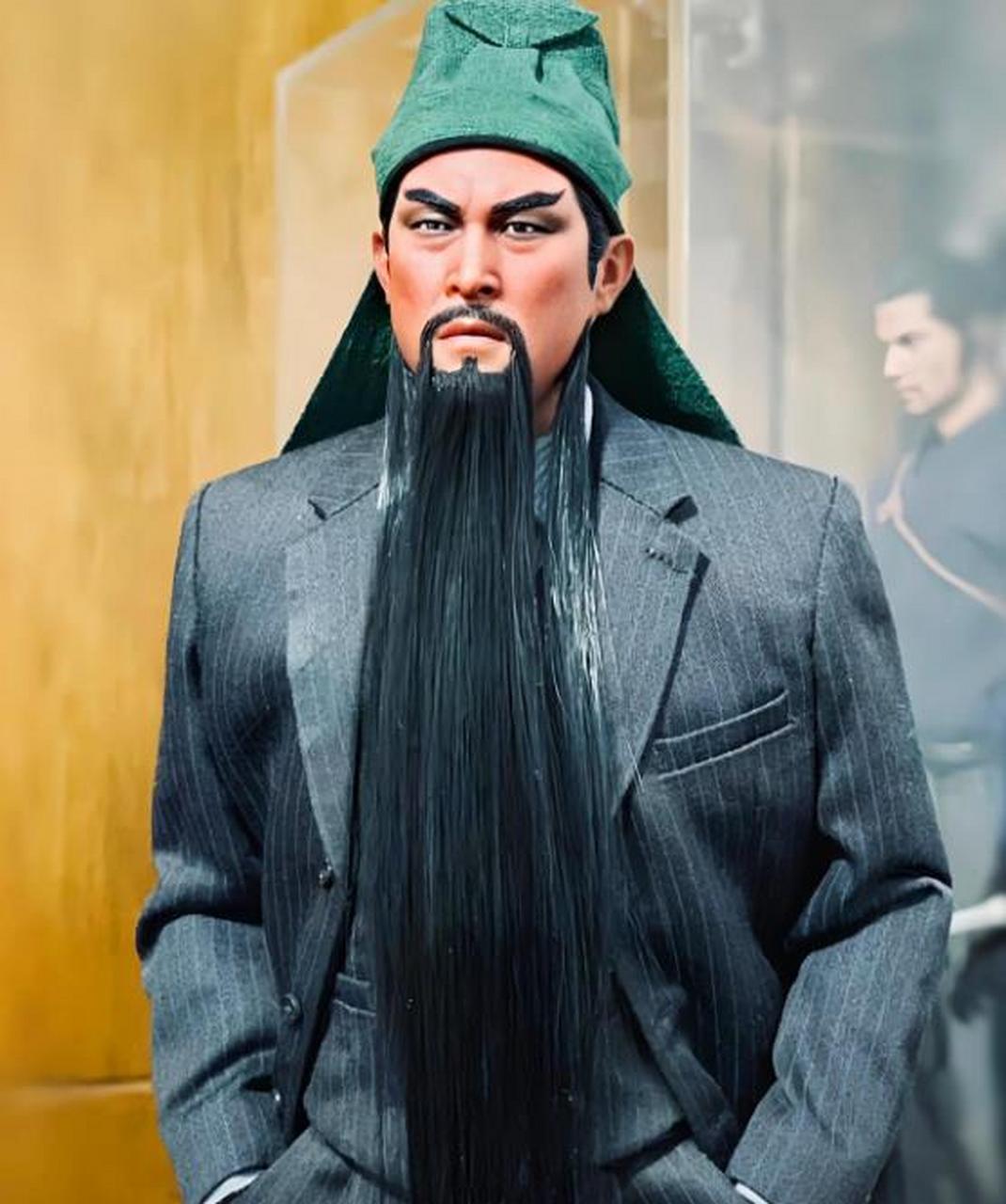 你们看这胡子一长,连领带都不需要做了.