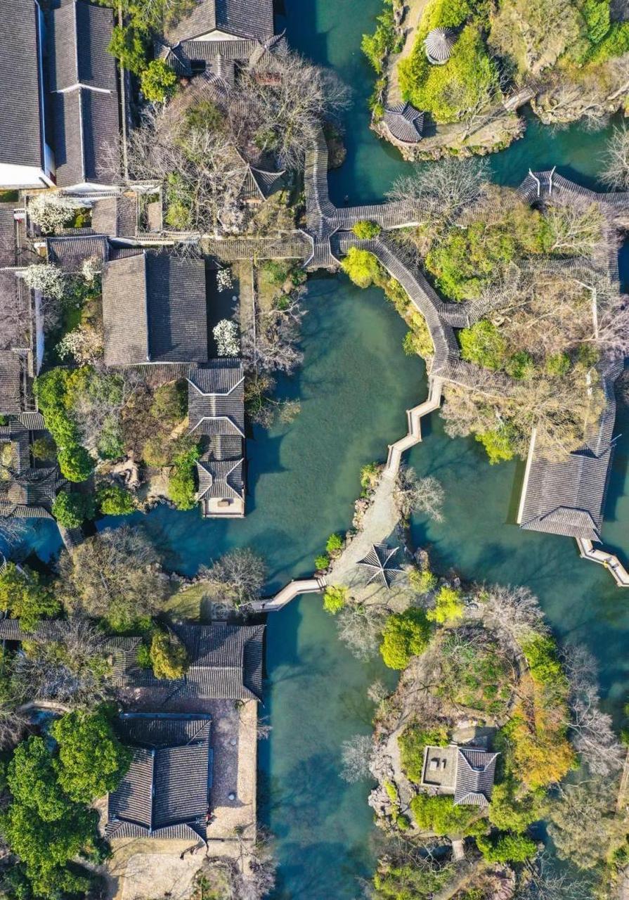 中國古典園林建築形態 可賞,可遊,可居 造園精髓在於 在有限的空間裡