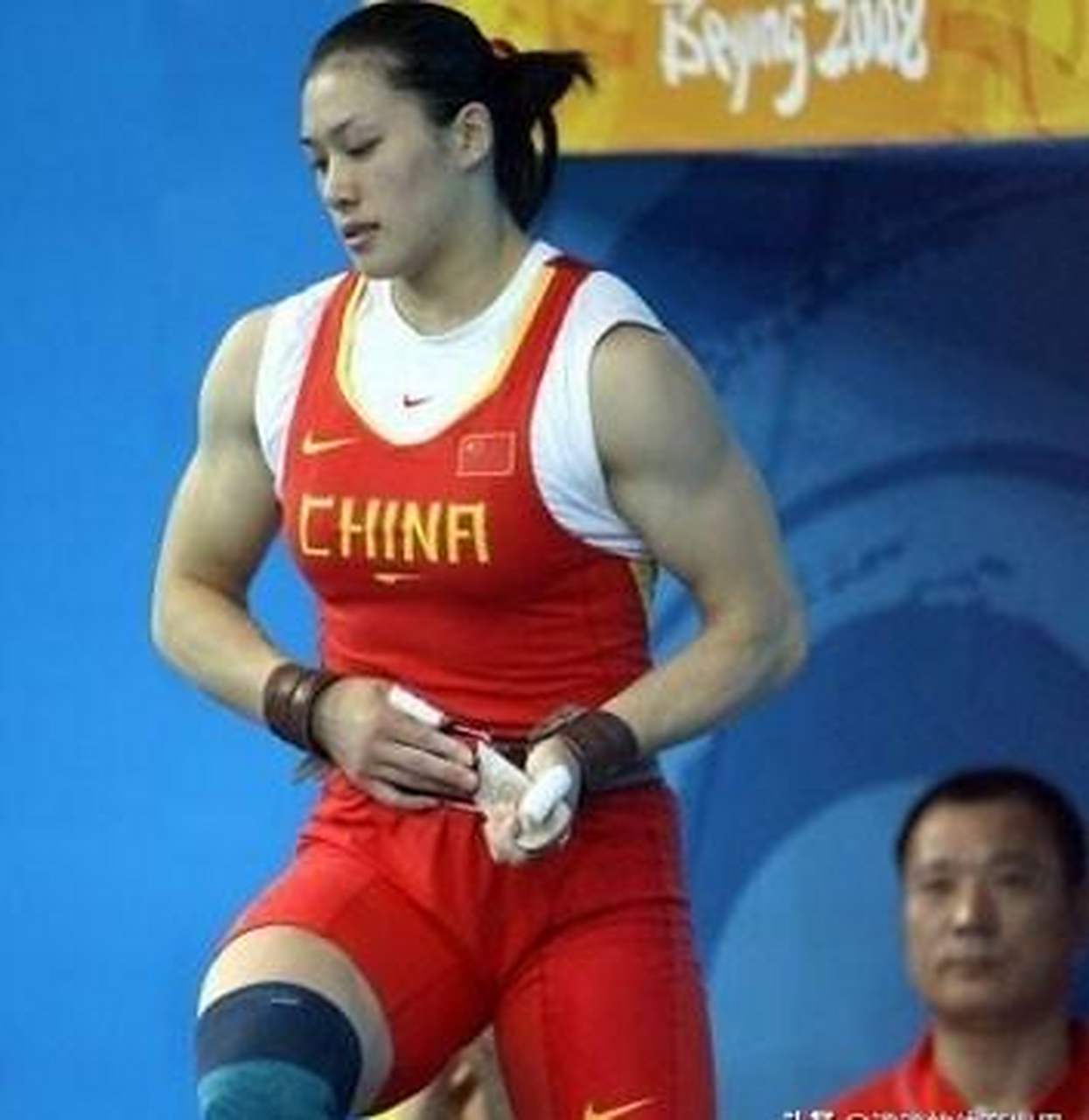 gif创作人# 她曾是西方人眼中最美的中国女子举重大力士,最后一个