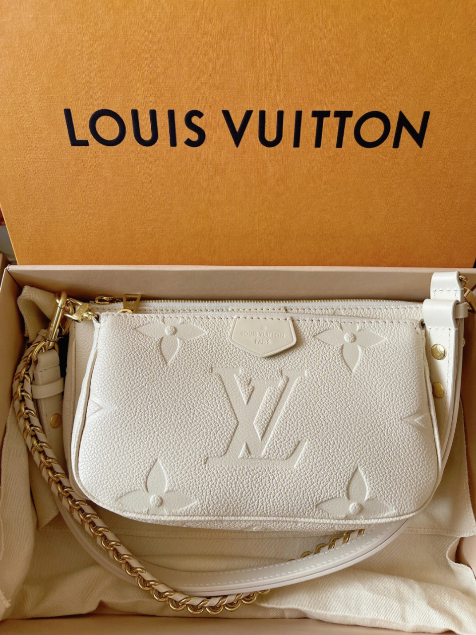 lv新款四合一超级好看 想买个腋下包夏天背,sa给我发了个新款四合一