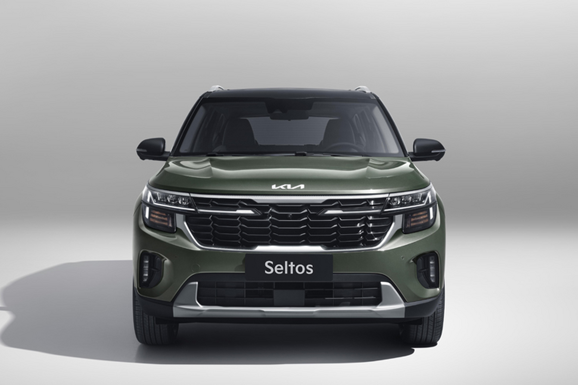 日前,起亚汽车公布了全新小型suv——seltos的中文名,该车在国内命名