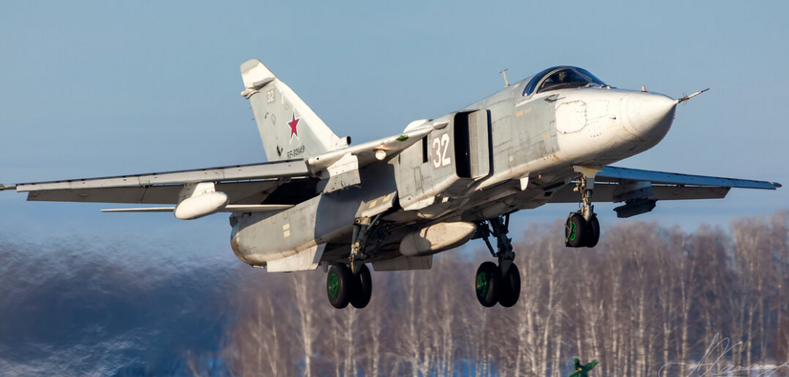 俄军苏-24开始使用智能炸弹  从俄罗斯消息人士和乌克兰军方透露的