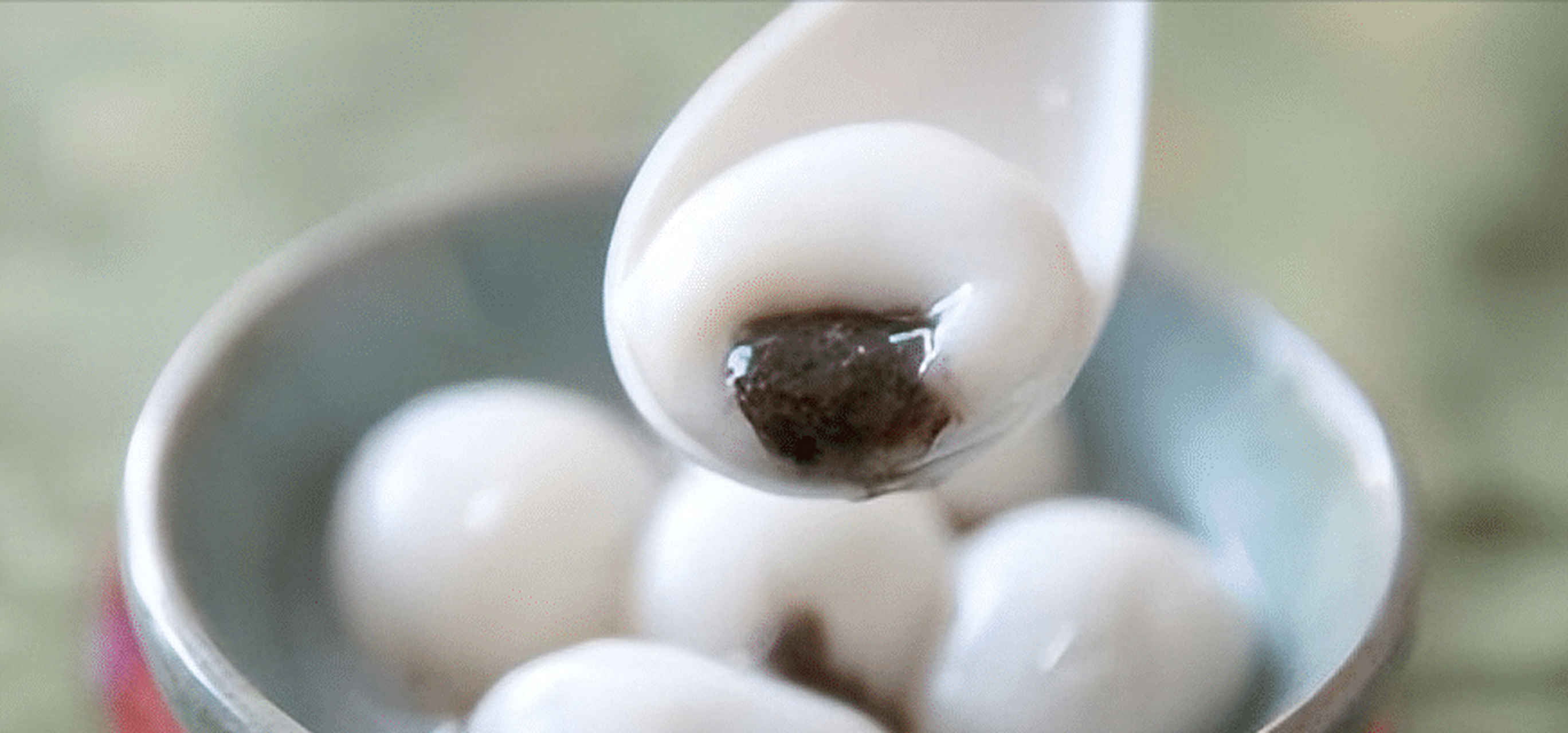 赖汤圆是四川省成都市传统名小吃.迄今已有百年历史.