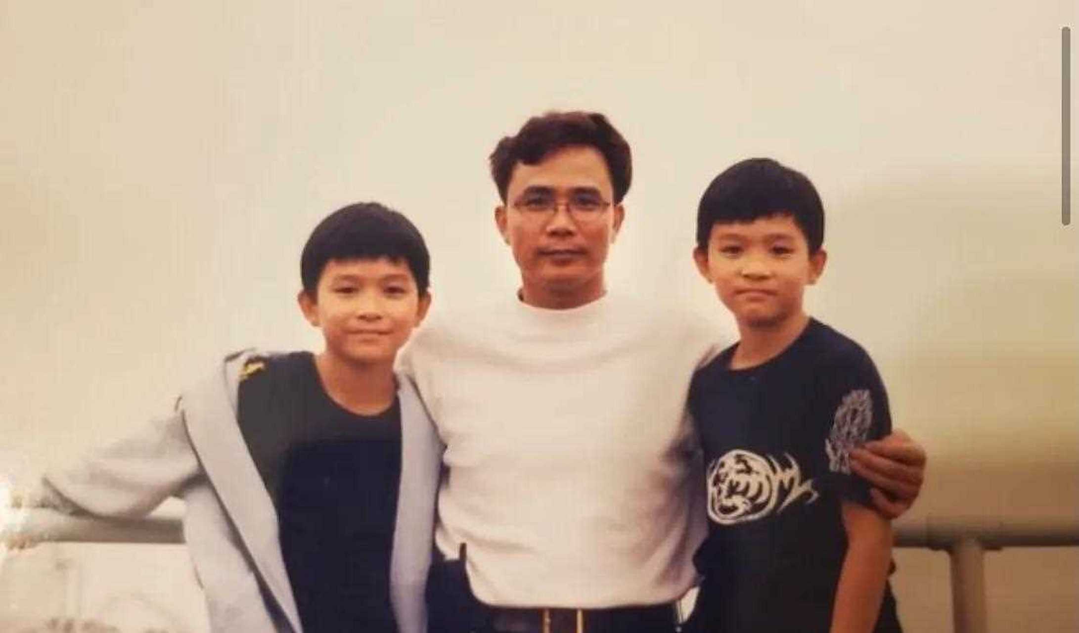 提及娱乐圈内的双胞胎必定少不了同样靓仔的周志康周志文两兄弟,两人