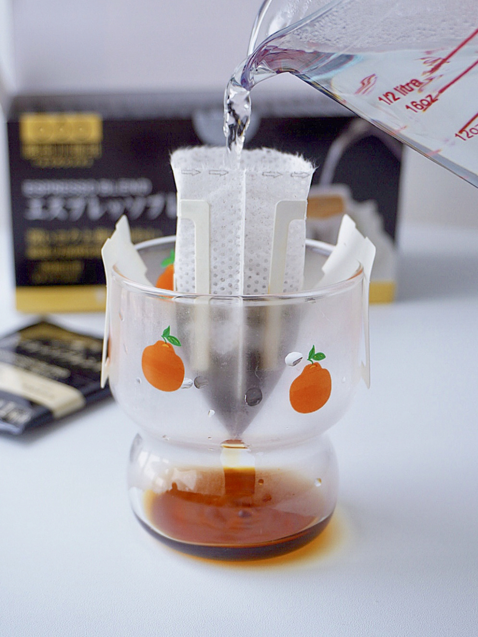 我做了两款,对比一下更喜欢喝椰奶拿铁 就像是普通拿铁多了一股椰子