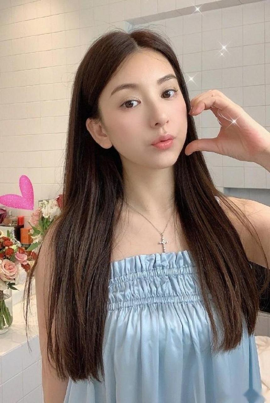 天王嫂方媛(moka)2017年与郭富城结婚,婚后生活甜蜜慨二人育有两个