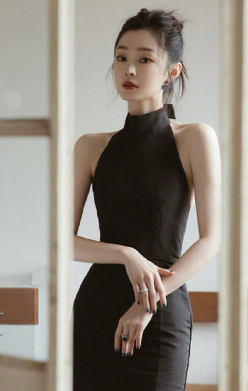 宋轶黑色鱼尾裙 完美