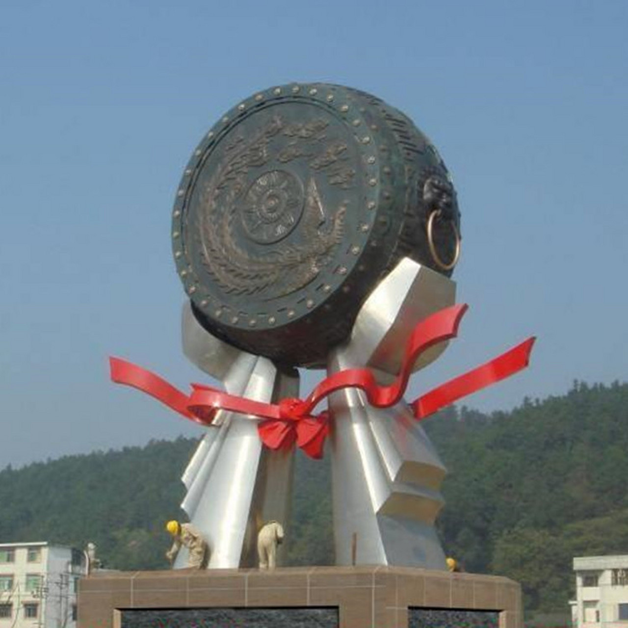 铸铜鼓雕塑 少数民族铜鼓定制 水景观铜鼓摆件 大型广场铜鼓制作 丰收