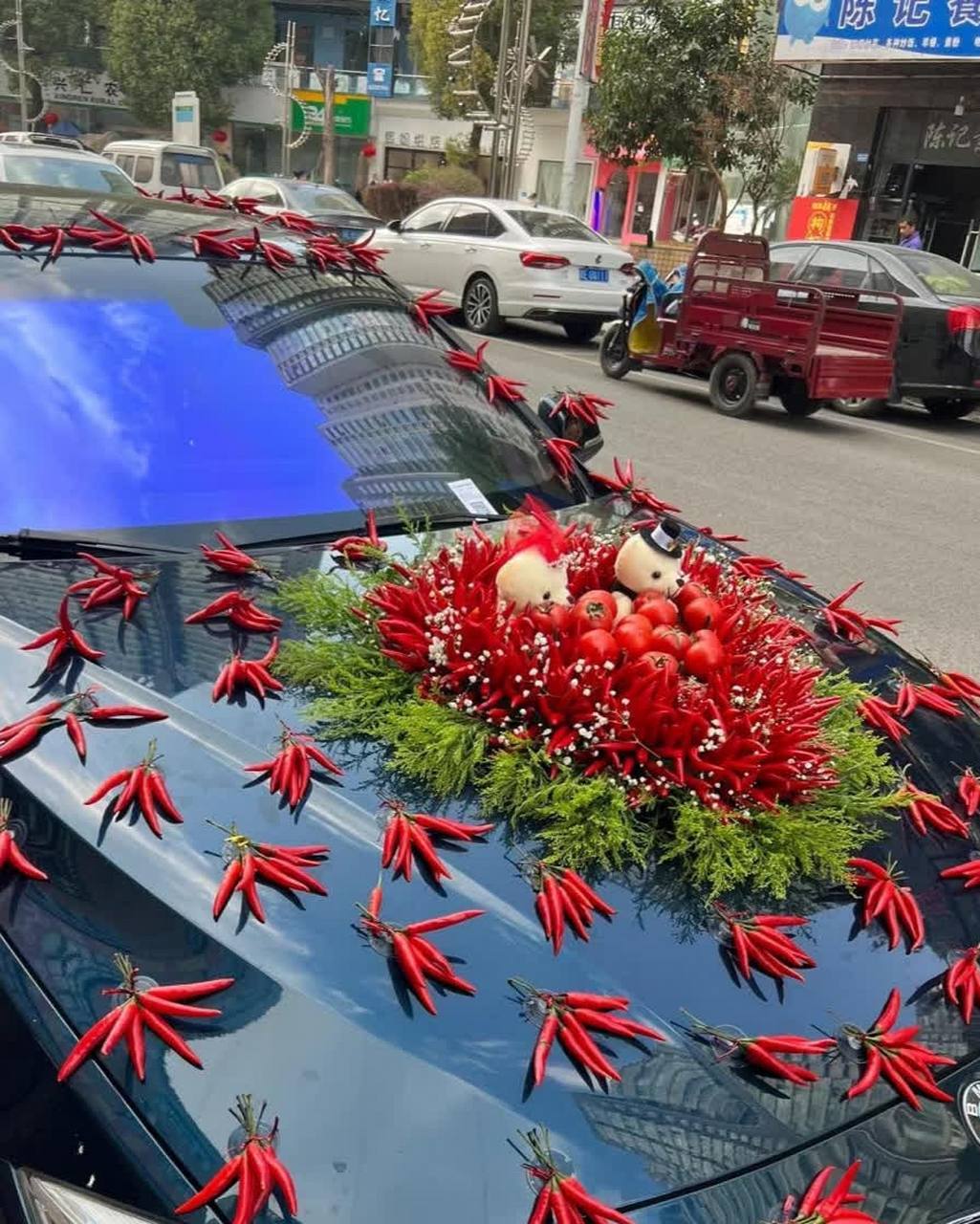 这么漂亮的婚车. 如果有下次,我也会这样装饰.[汗]