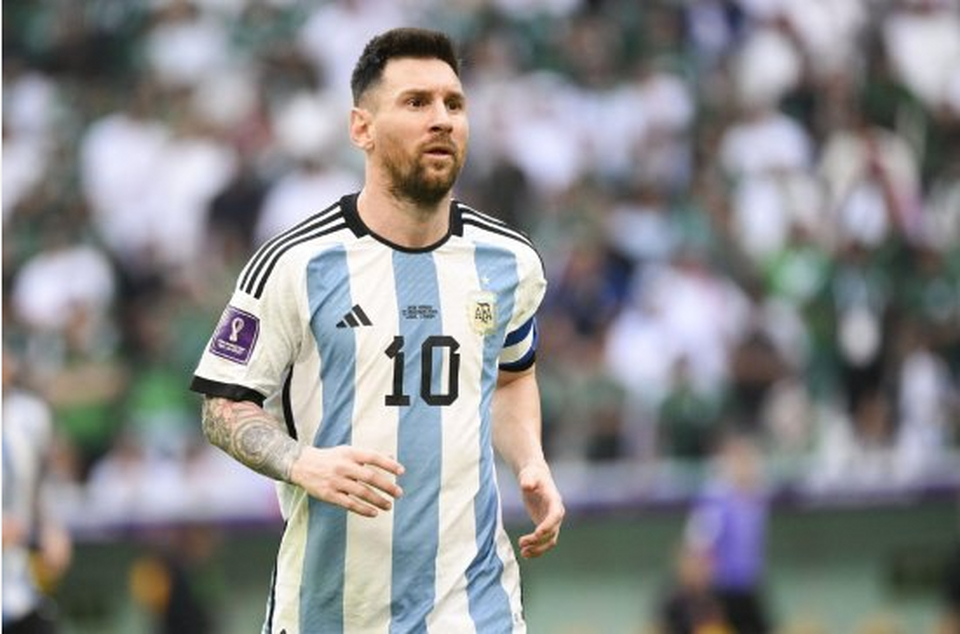 阿根廷足球巨星梅西正式加盟迈阿密国际,这一消息在美国足球界掀屏怂