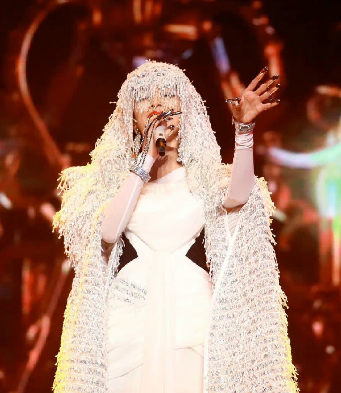 张韶涵造型师"加鸡腿"[三哈]