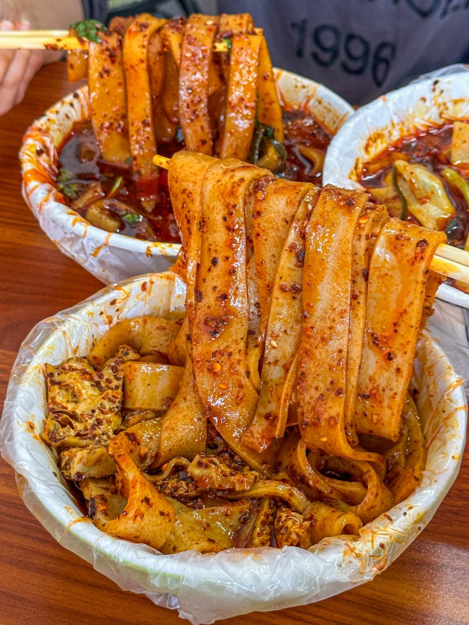 北京巨隐蔽但巨好吃的小破店  甘肃面皮!麻辣粉!土豆韭菜馅儿的扁食!