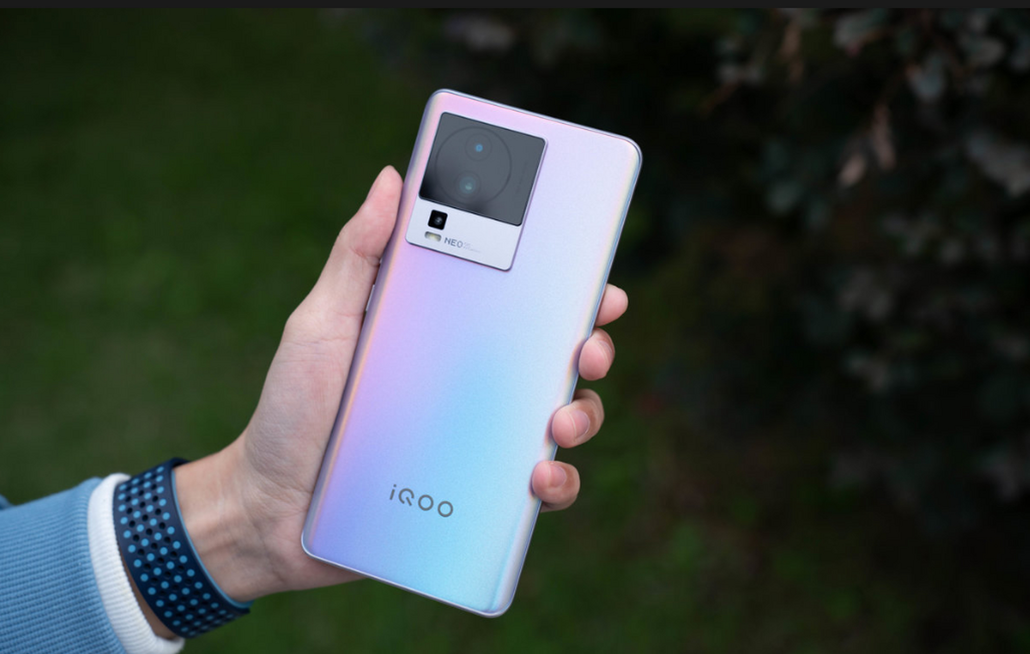 vivo"用力太猛",天玑8200旗舰突降1589元,12gb 256gb 120w  目前正值