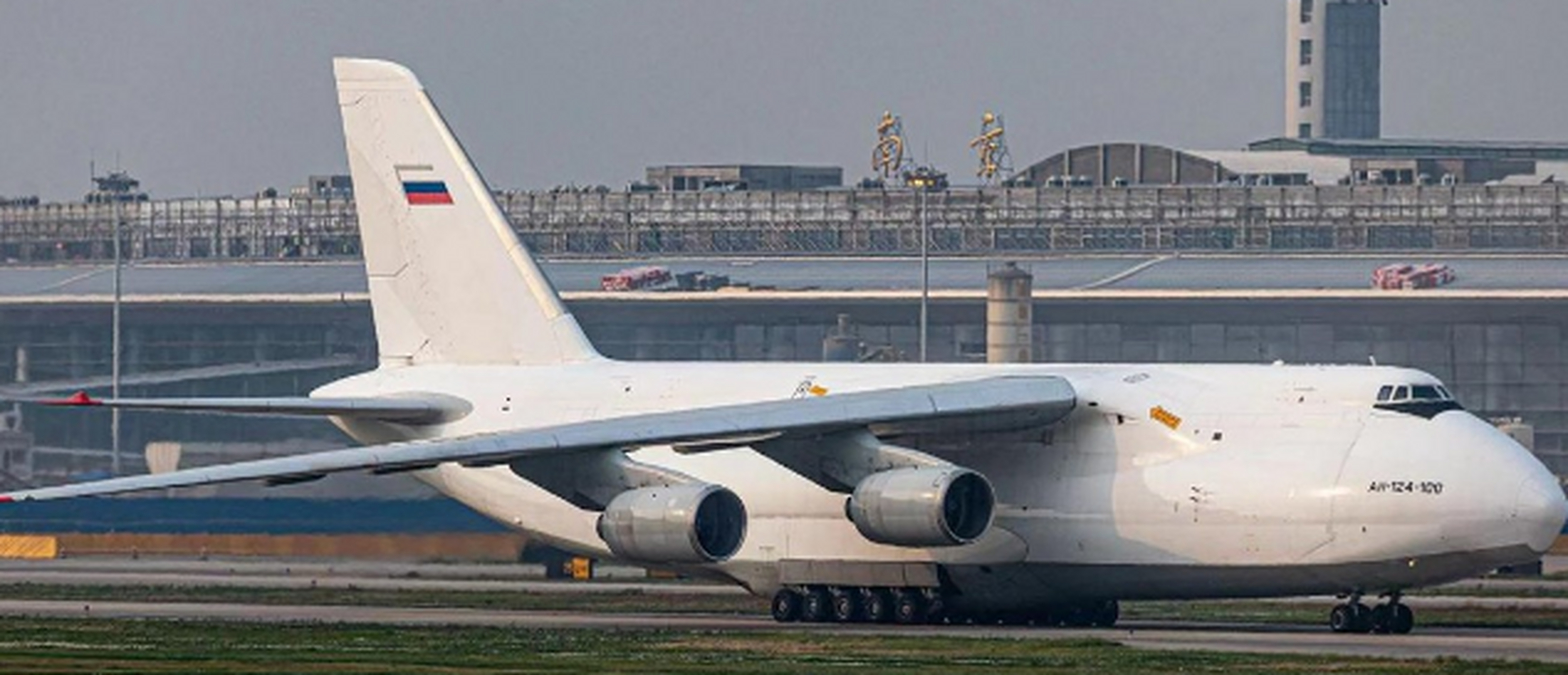 歐洲空中客車的a330加油機和運油20加油機的尾部對比,很明顯空中客車a