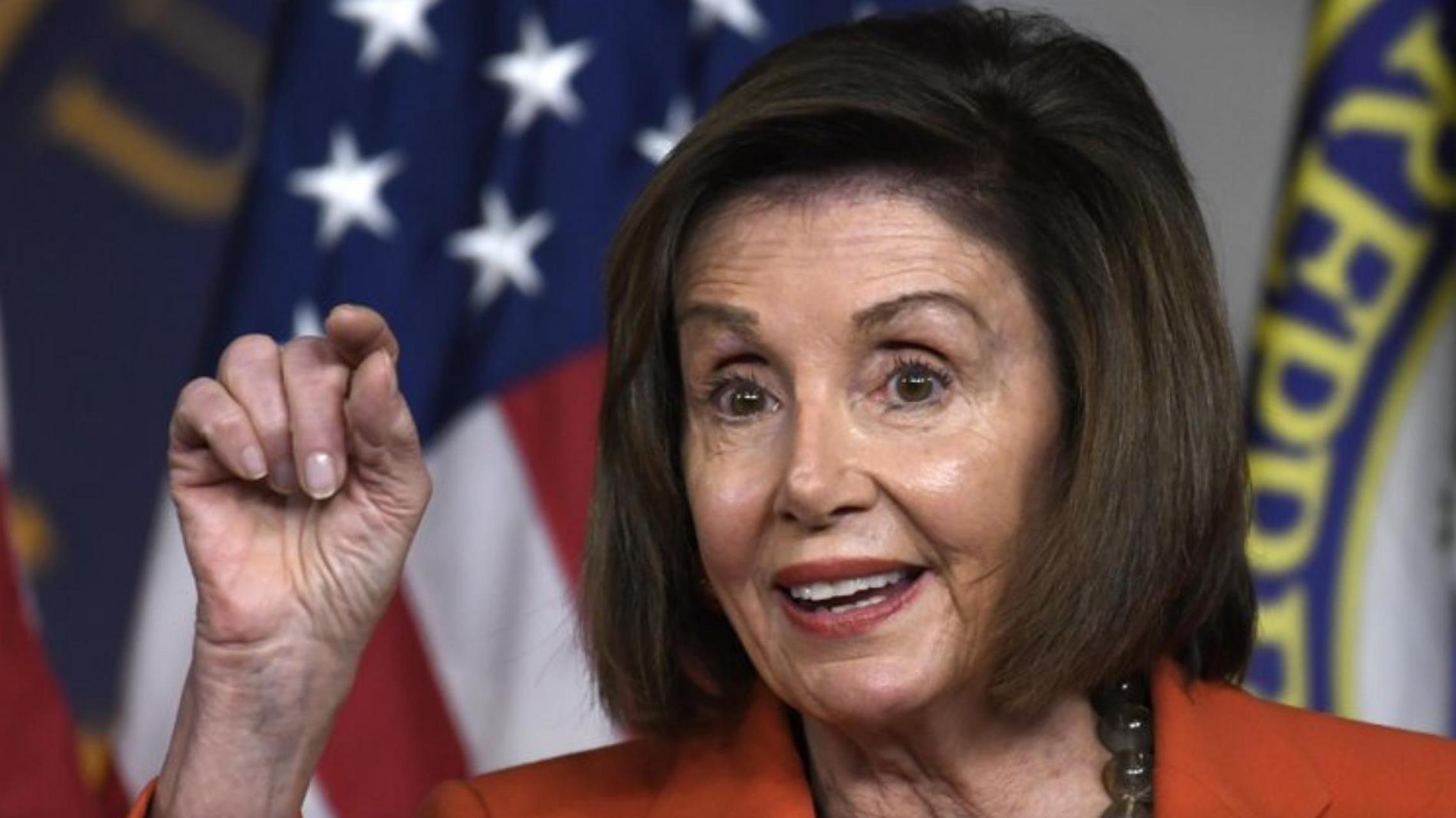 一年后,卸下议长职务继续担任联邦众议员的佩洛西女士接受采访时,回忆