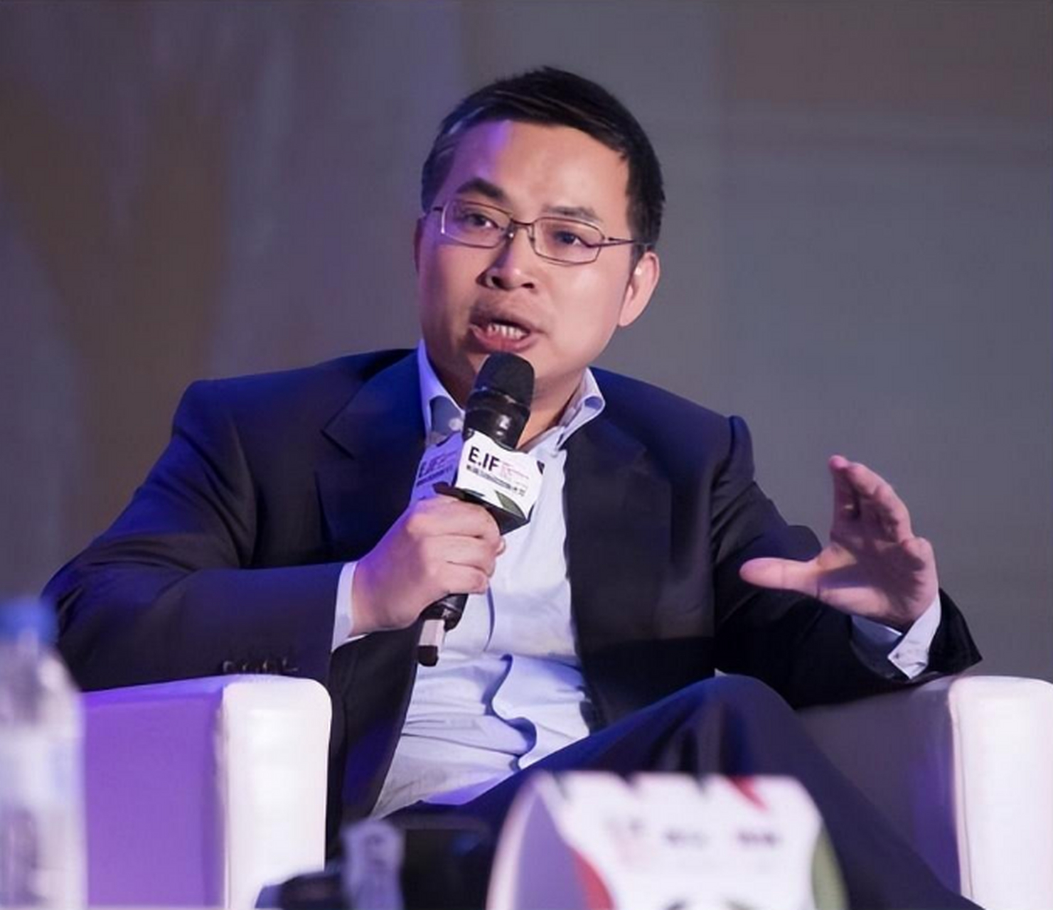 江阴新首富张雷:31岁才创业,身家350亿,力压海澜之家的周建平