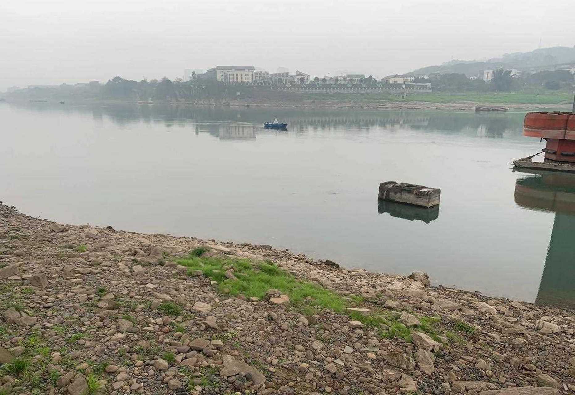 沽酒客随手拍泸州江边,我不专业,就喜欢拍拍一点记录一点,总觉得看不